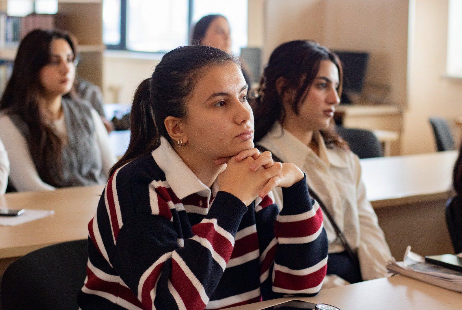 Yeni nəşr Xəzər Universitetində təqdim olundu - FOTOLAR