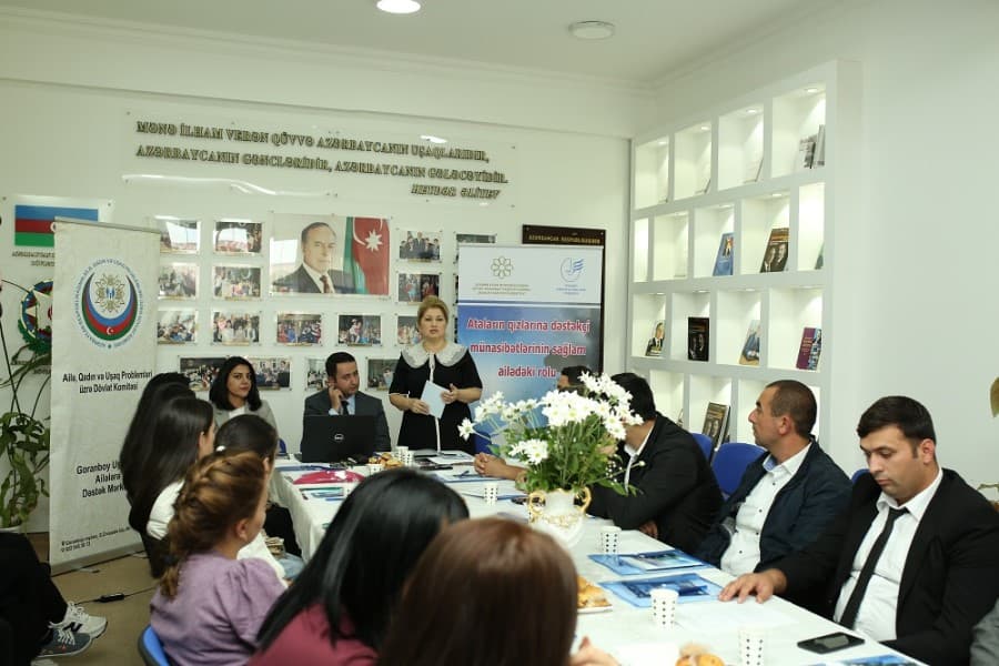 “Ataların qızlarına dəstəkçi münasibətlərinin sağlam ailədəki rolu” adlı seminar keçirilib - FOTOLAR