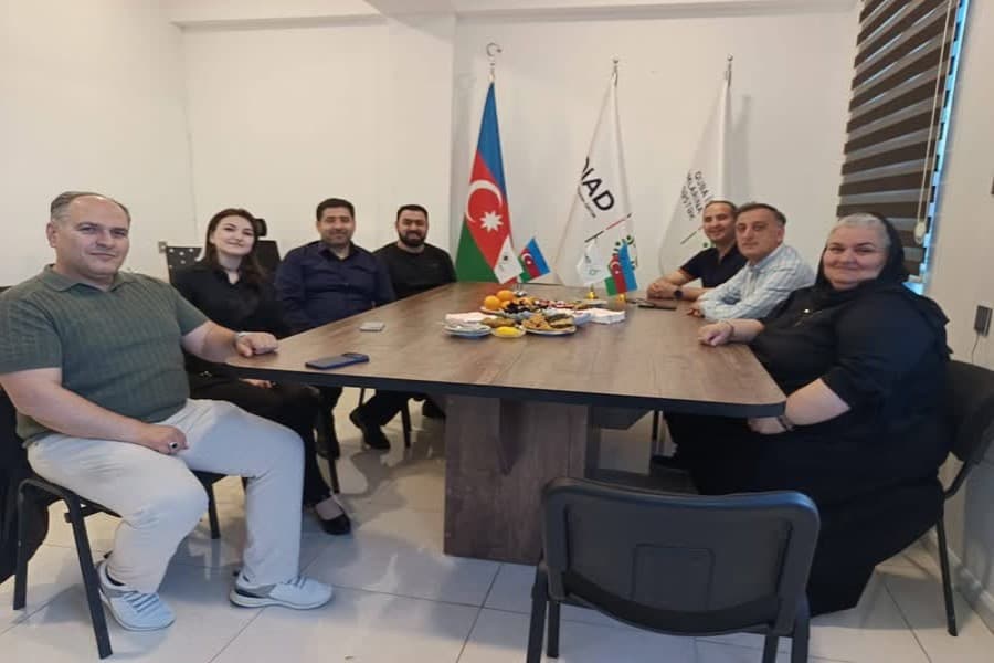 QİAD İdarə Heyəti “Vətən Naminə” Şəhid Ailələrinə Dəstək İB-nin yeni açılmış ofisində qonaq olub