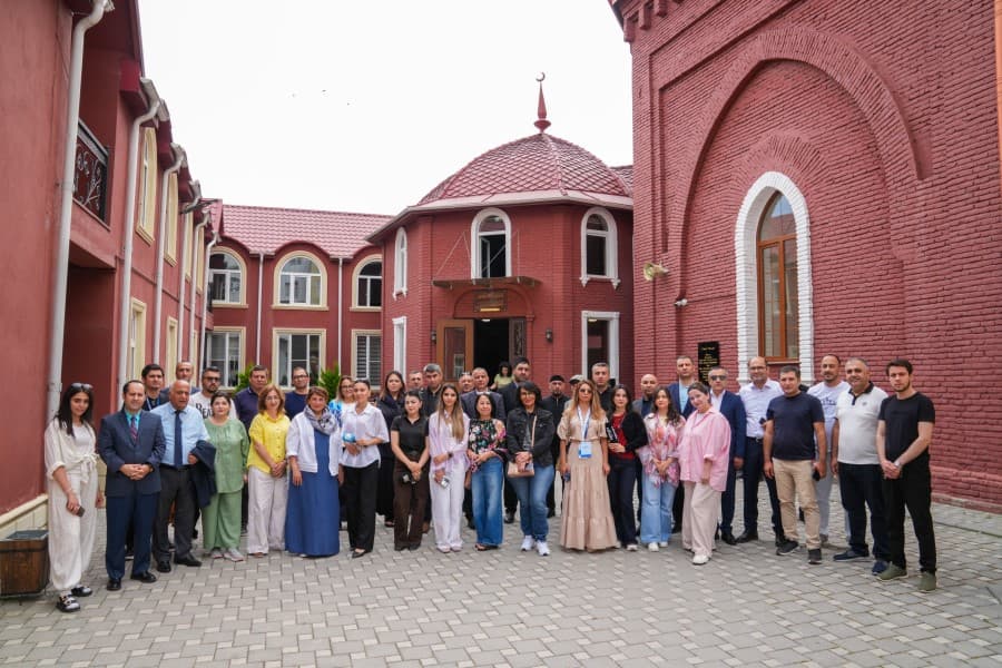 Konfrans iştirakçıları üçün mediatur təşkil edilib