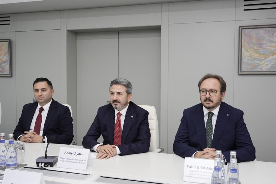 Türkiyənin Əmək və Sosial Müdafiə Nazirliyinin nümayəndə heyəti ilə görüş keçirilib - FOTOLAR
