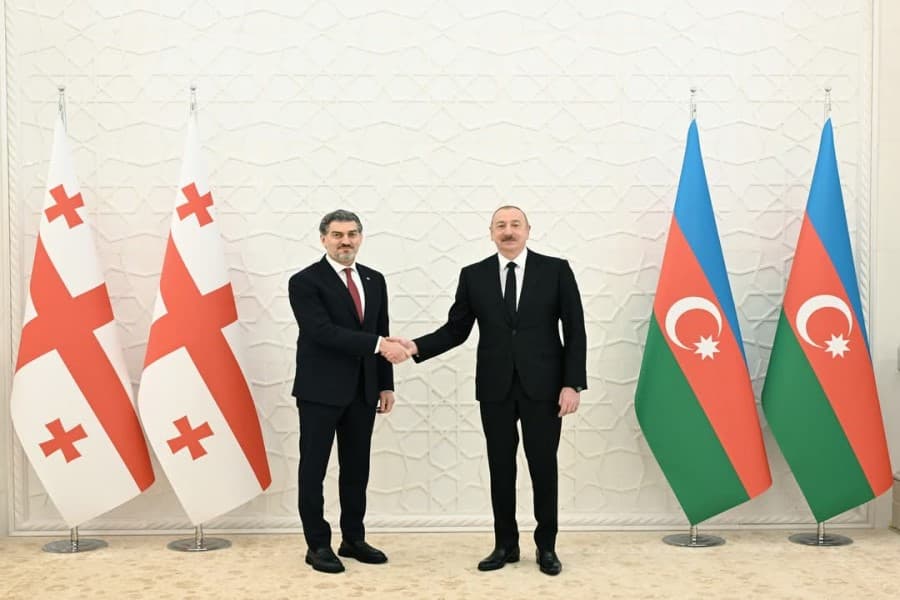 İlham Əliyevlə Gürcüstanın Prezidenti Mixeil Kavelaşvilinin təkbətək görüşü keçirilib
