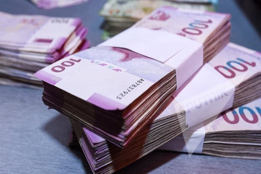 Bu şəxslərin də maaşları artırıldı