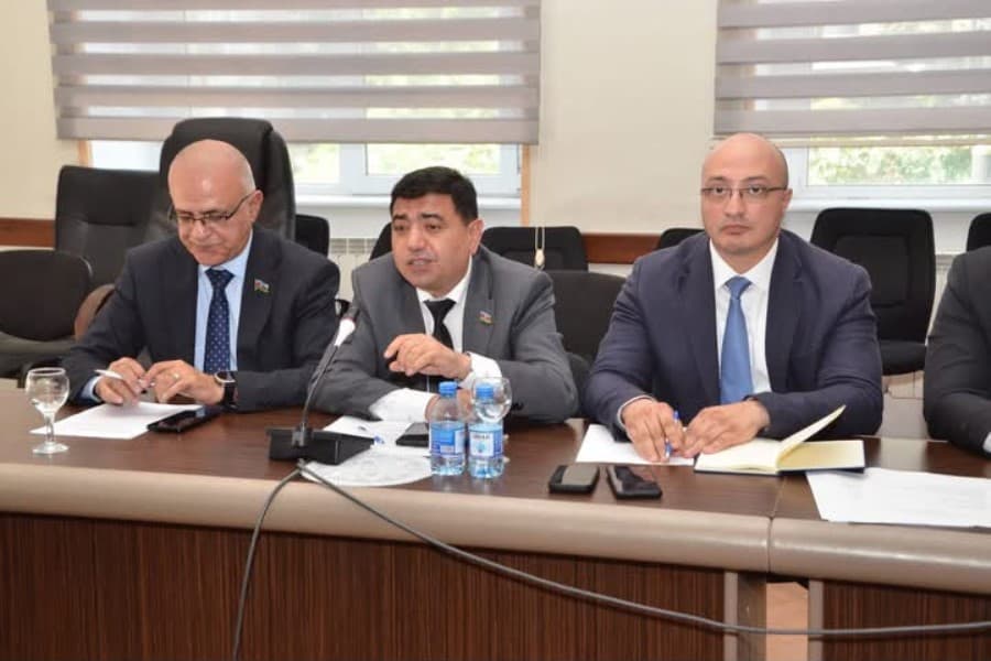 DİA-da Azərbaycanın orta güc statusu müzakirə olunub