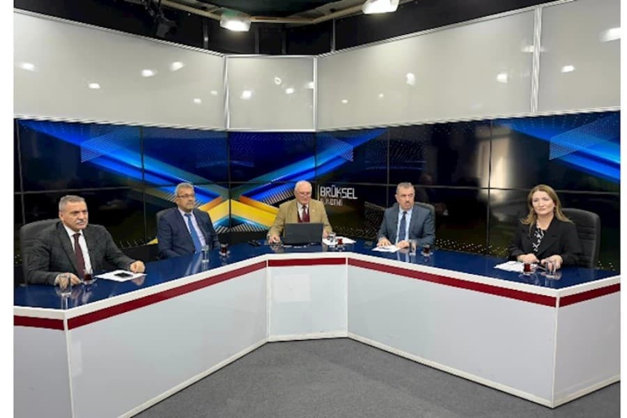 Almaniyanın Duisburg şəhərində fəaliyyət göstərən, TÜRKSAT TV vasitəsilə efirə yayımlanan "Kanal Avropa TV"-nin "Brüssel" Kanal Gündəmi" proqramında