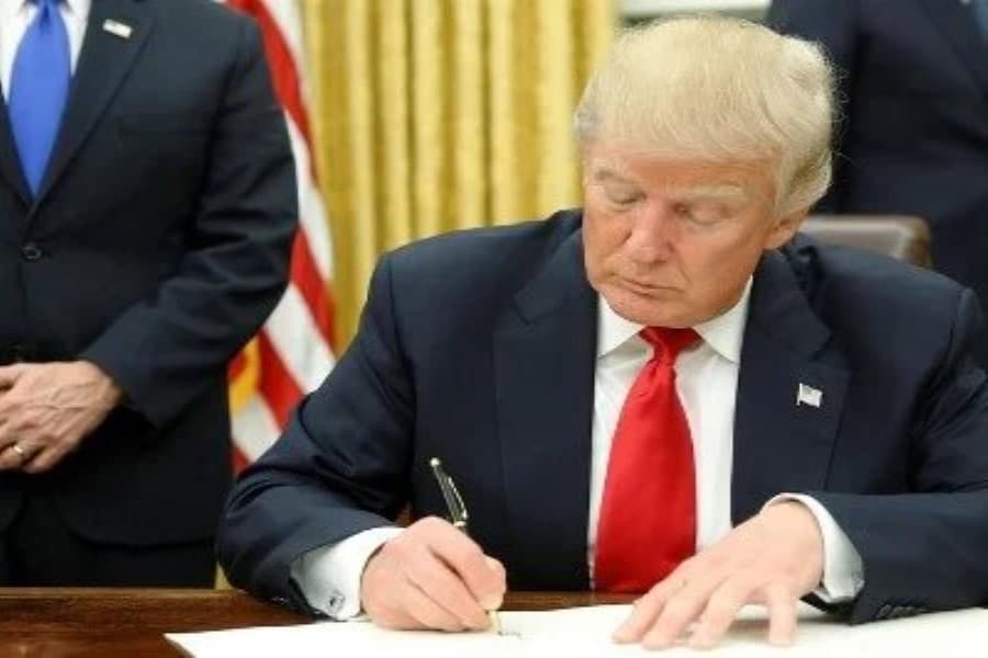 Tramp İrana “təzyiq” etmək üçün sərəncam imzalayıb