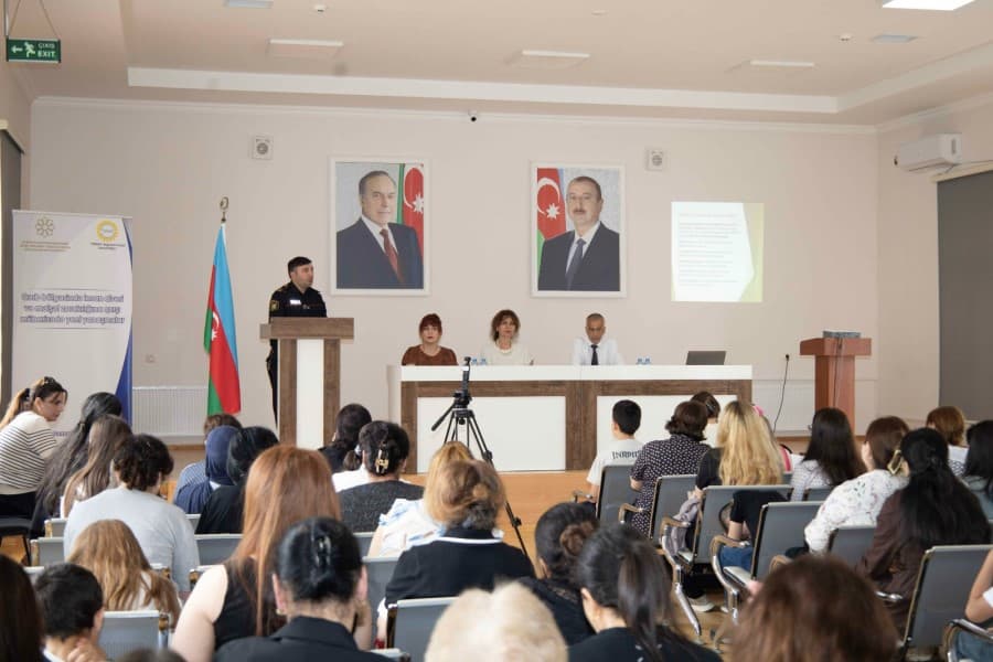 Orta məktəblərdə kibertəhlükəsizlik mövzusunda maarifləndirici seminarlar keçirilib