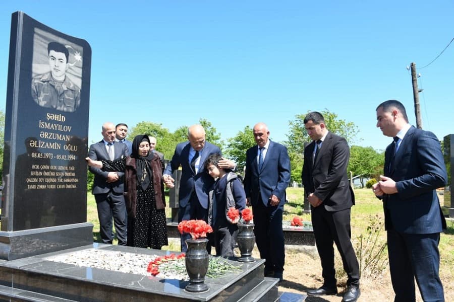 Masallı RİH başçısı şəhid məzarlarını ziyarət edib