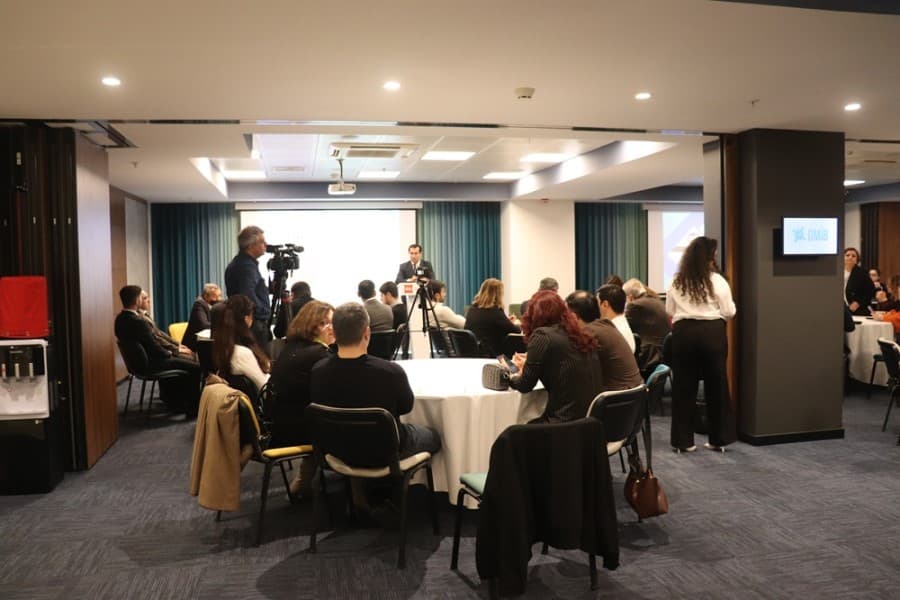 Forumda süni intellekt və rəqəmsal transformasiya müzakirə olundu