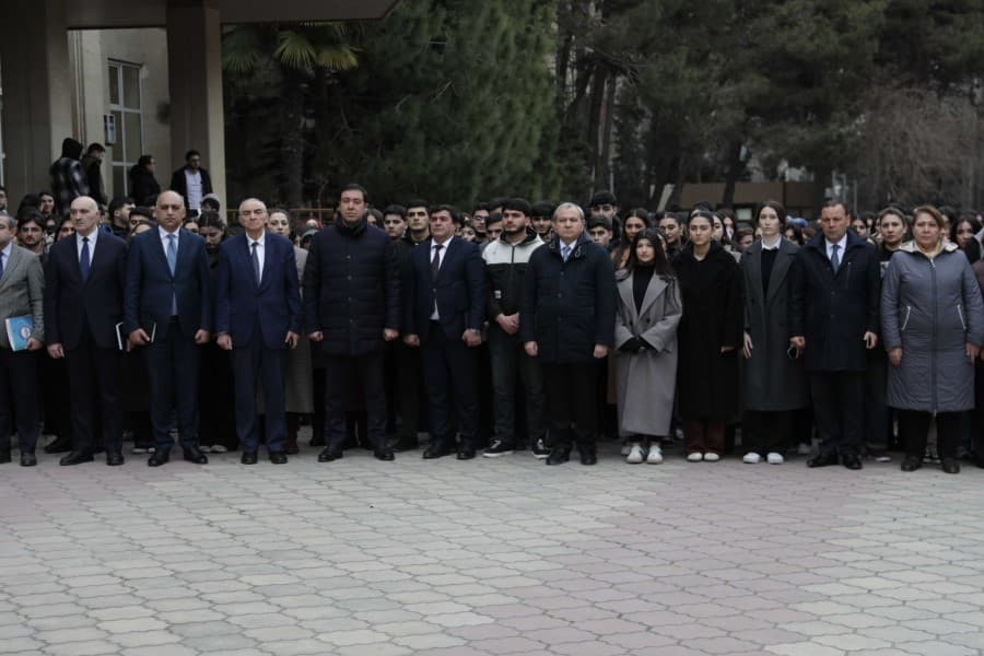 BDU kollektivi Xocalı qurbanlarını ehtiramla anıb - FOTOLAR