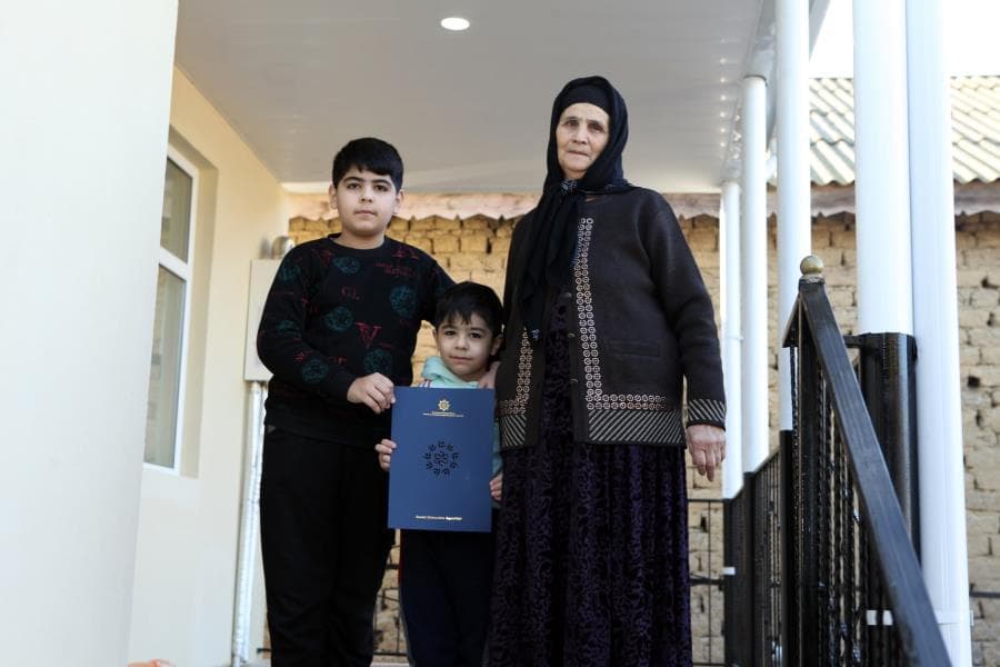 Daha 43 şəhid ailəsi və Qarabağ müharibəsi əlilinə evlər verildi