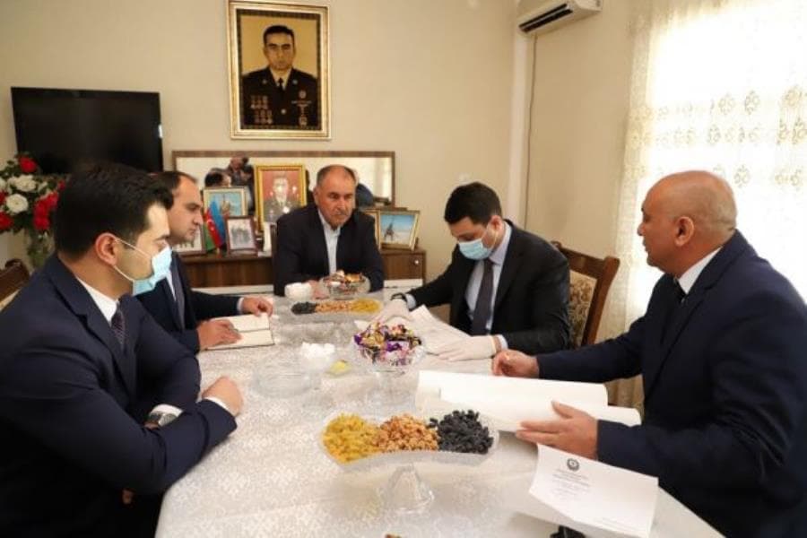 Neftçalanın icra başçısı milli qəhrəmanın ailəsini ziyarət edib