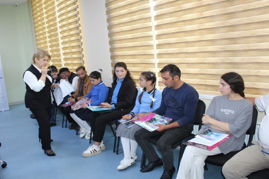“Ataların qızlarına dəstəkçi münasibətlərinin sağlam ailədəki rolu” adlı seminar İsmayıllıda keçirilib - FOTOLAR