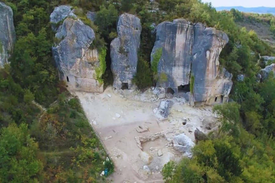 Arxeoloqlar əsrlər boyu xarici dünya ilə əlaqə olmadan yeraltında yaşayan unudulmuş bir sivilizasiya kəşf ediblər