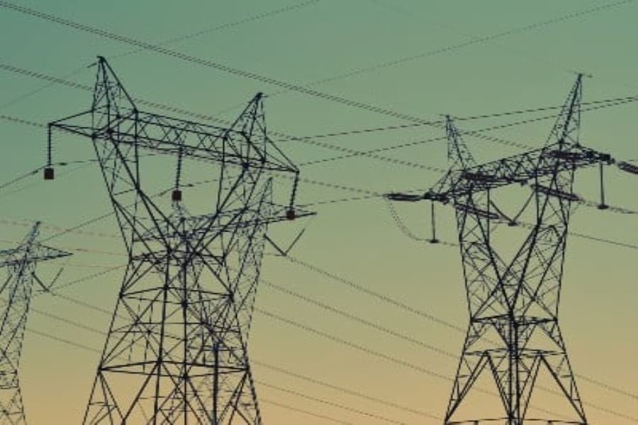 İspaniya və Portuqaliya elektrik təchizatını bərpa edir və elektrik kəsilməsinin səbəbini axtarır