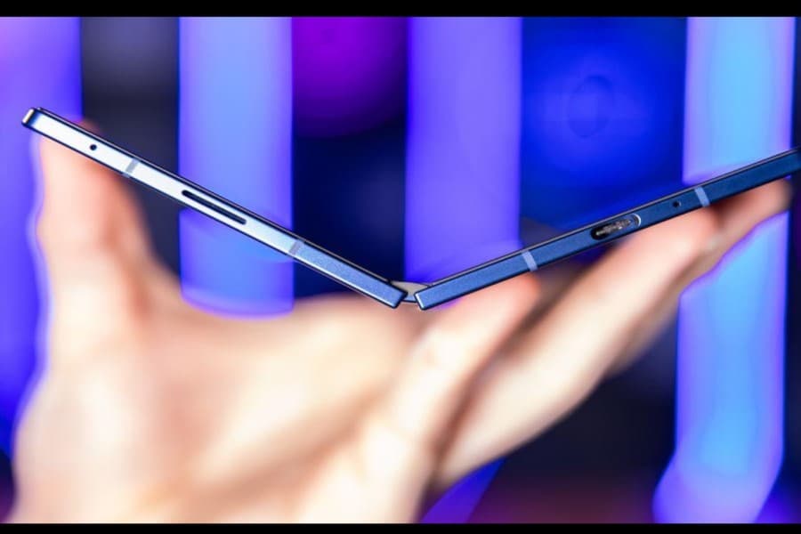 Galaxy Z Flip 8-də məyusedici detal: Yeni ekran texnologiyası bu modeldə olmayacaq