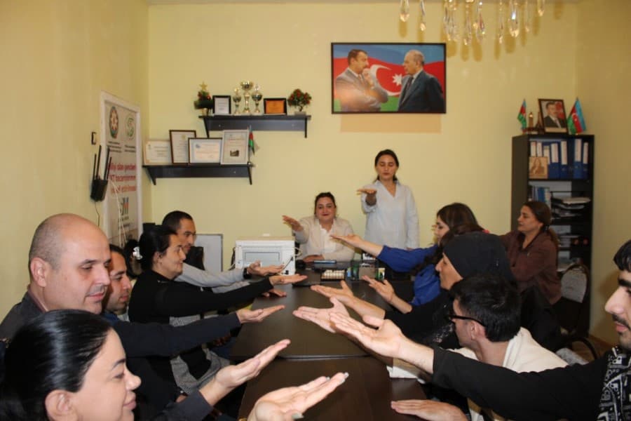 Əlilliyi olan şəxslərlə maarifləndirici görüş keçirildi - FOTOLAR