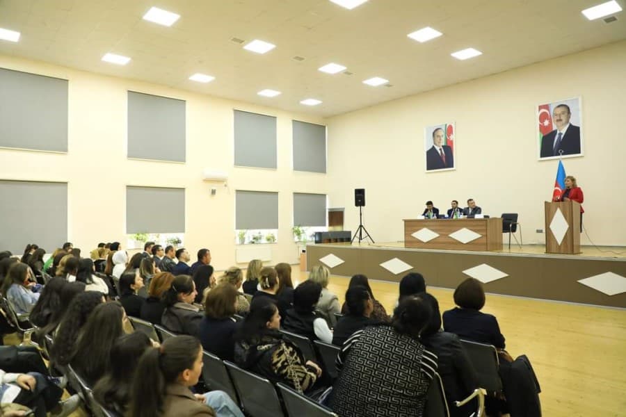 Gəncədə “Himayədar Ailə” qayğı modelinə həsr olunan ictimai dinləmə keçirilib