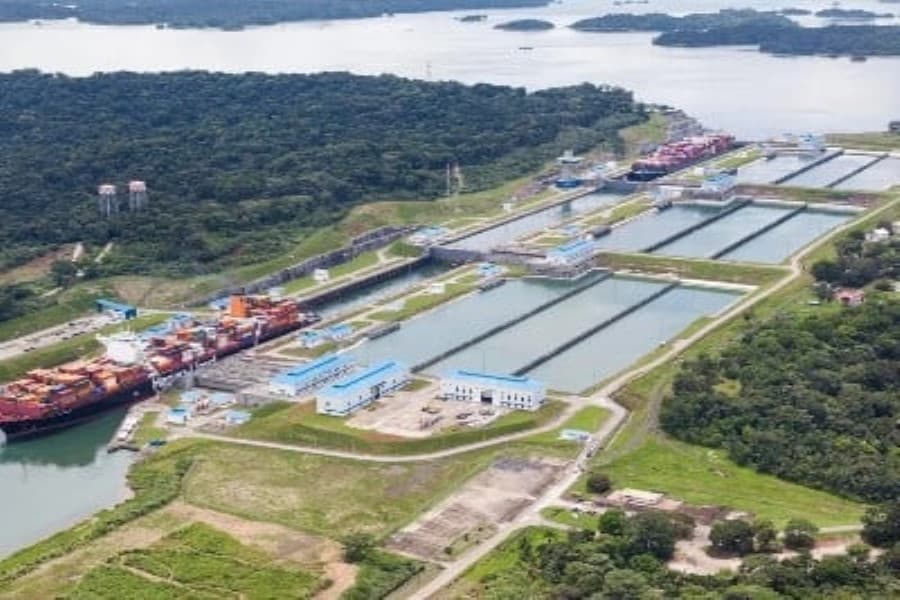 Tramp hesab edir ki, Panama kanalındakı vəziyyəti hərbi müdaxilə olmadan da həll etmək olar