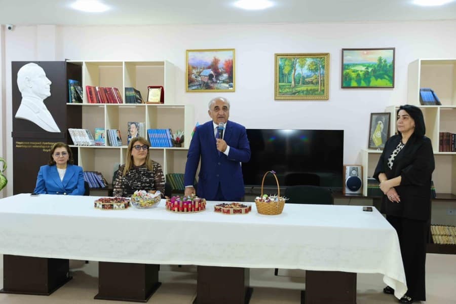 UNEC müəllim və tələbələri "Ahıllar Evi"nə bayram səfəri edib - FOTOLAR
