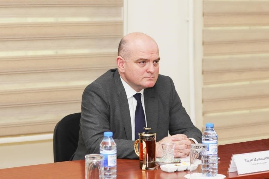 "Fiziki imkanları məhdud şəxslərin əmək bazarına çıxışı sahəsində böyük irəliləyişlər əldə olunub" - Elşad Məmmədov