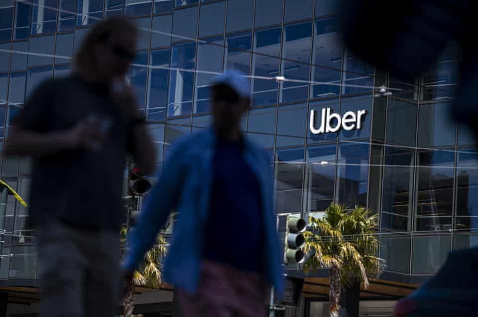 Uber sürücüləri Aİ alqoritminə görə kollektiv iddia qaldırdı