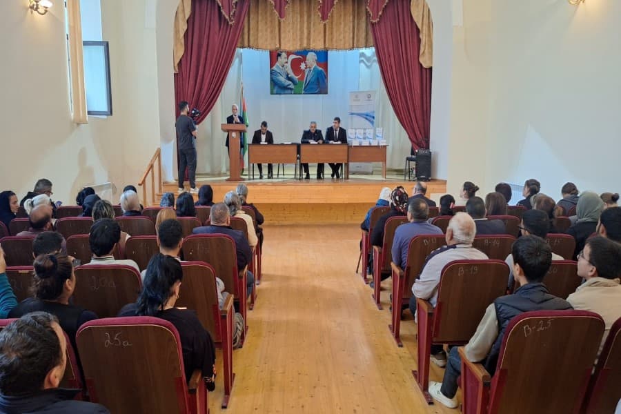 Şəhid və qazi ailələrinə “Qəhrəman şəhidlərimiz” kitabı təqdim edildi - FOTOLAR
