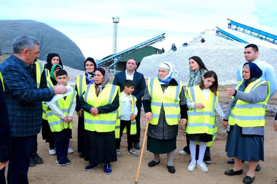 Pambıq istehsalı müəssisəsinə ekskursiya keçirilib