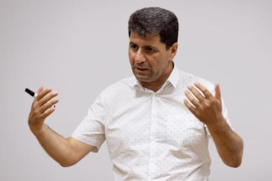 "Səhralaşma miqrasiya və şəhərləşmə problemlərini dərinləşdirir" - Rövşən Abbasov
