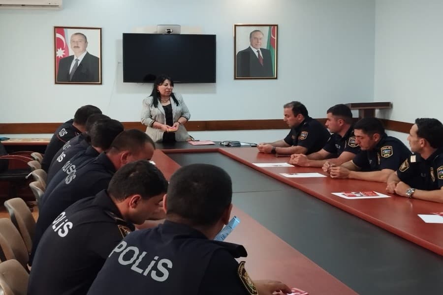 "Uşaq əməyinin istismarı" mövzusunda məlumatlandırıcı təlim keçirilib - FOTOLAR