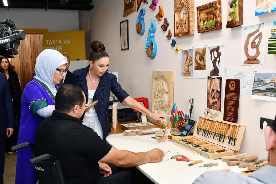 DOST İnklüziv İnkişaf və Yaradıcılıq Mərkəzinin açılışından 4 il ötür - FOTOLAR
