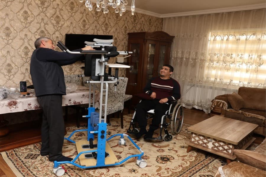 Daha 130-dan çox şəxsə reabilitasiya vasitələri ünvanlarına aparılaraq təqdim edilib