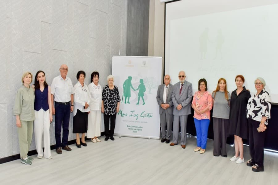 “Mənə işıq göstər” layihəsi çərçivəsində təlimçilər üçün təlimlər keçirildi - FOTOLAR