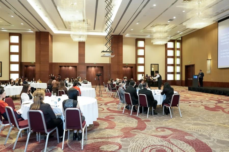 “Mediada inklüziv dildən istifadənin təşviqi” mövzusunda seminar keçirilib - FOTOLAR