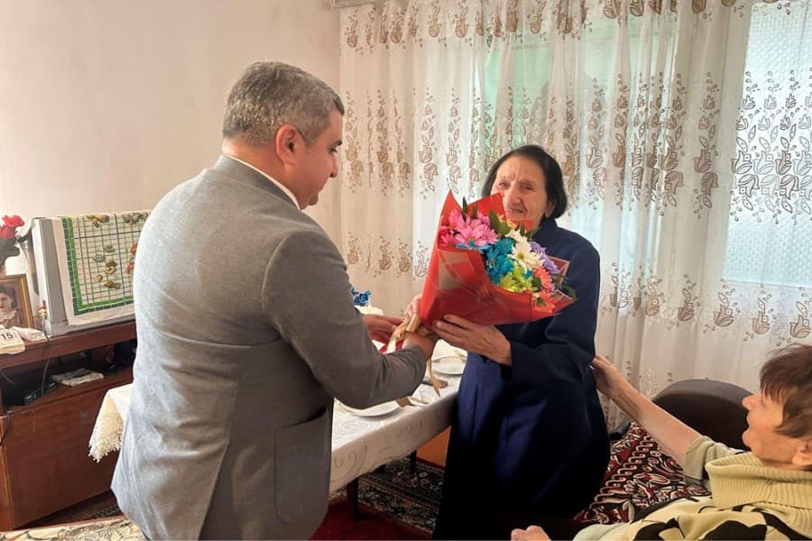 Evində sosial xidmət göstərilən ahılımızın 100 yaşı qeyd olunub - FOTOLAR