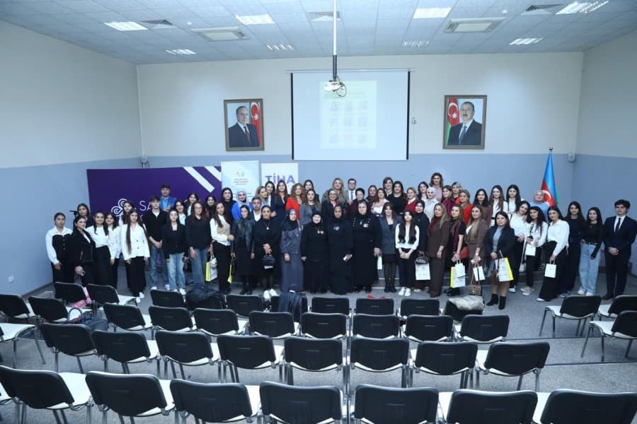 Psixoloq, Pedaqoq və Təhsil İşçilərinin Təkmilləşdirilməsi Forumu keçirilib - FOTOLAR