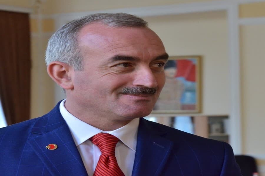 Milli ziyalı Mobil Vəkiloğlu haqqında...