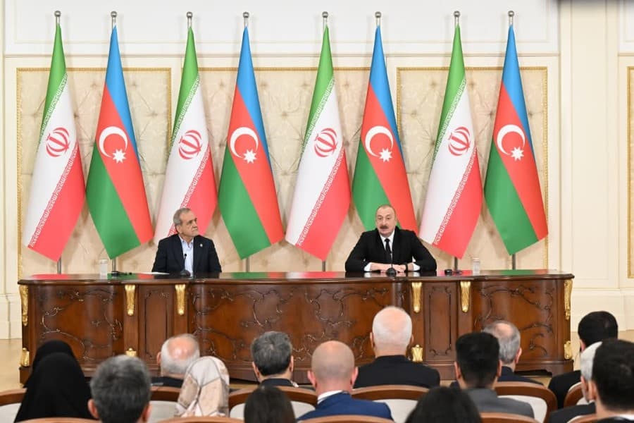 Azərbaycan və İran prezidentləri mətbuata bəyanatlarla çıxış ediblər