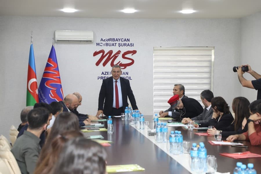“Sosial şəbəkələrdə informasiya təhlükəsizliyi və tənzimləmə modelləri” mövzusunda konfrans keçirilib - FOTOLAR