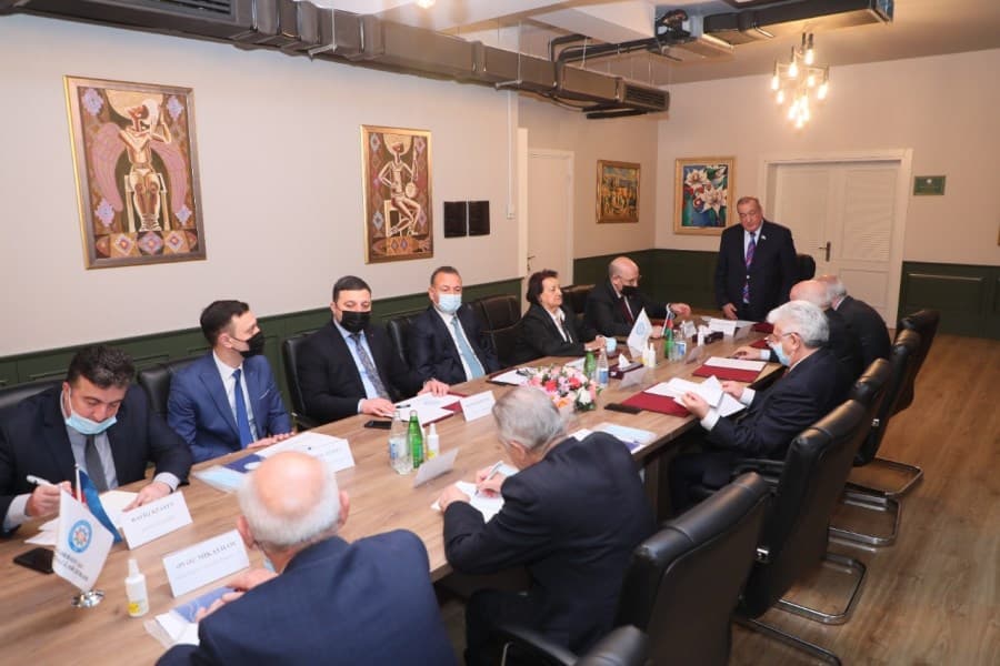 Azərbaycan Ağsaqqallar Şurasının iclası keçirilib