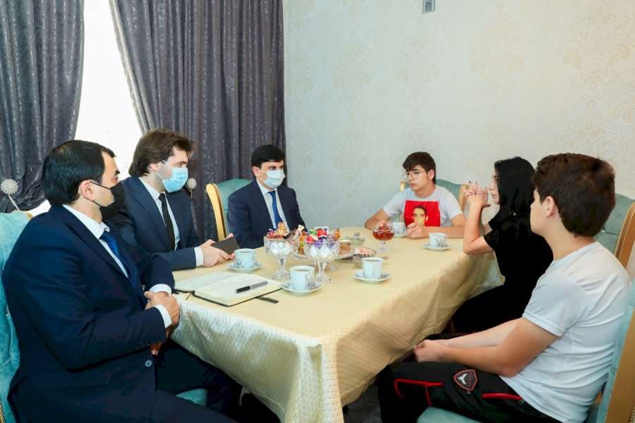 Yeni mənzillə təmin olunmuş şəhid ailəsi ilə görüş olub - FOTO