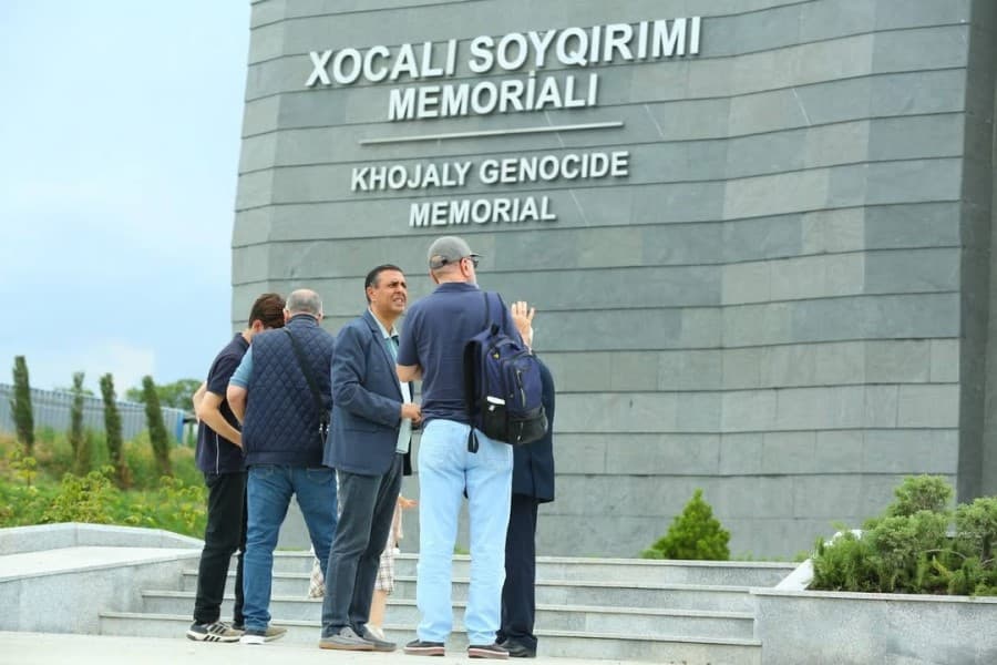 Beynəlxalq konfrans iştirakçıları Xocalı Soyqırımı Memorial Kompleksini ziyarət ediblər