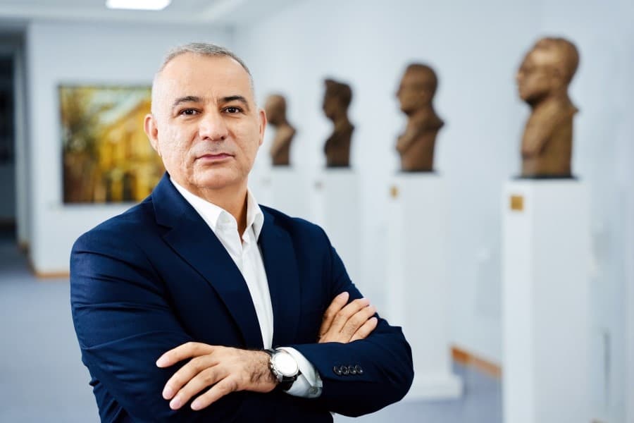 Zəfərin şərəfinə – 444 söz