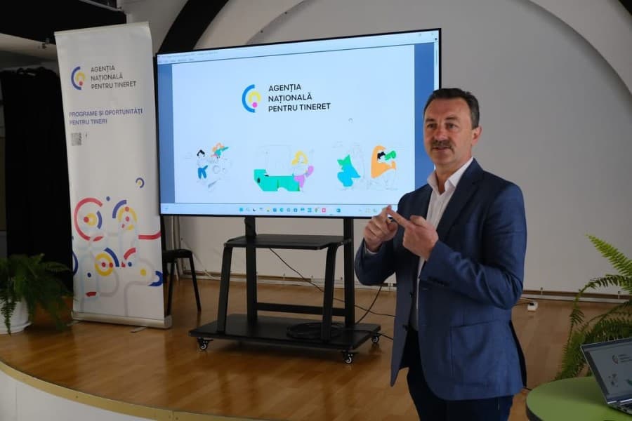 Azərbaycan heyəti Moldovada gənclər agentliyində səfərdə