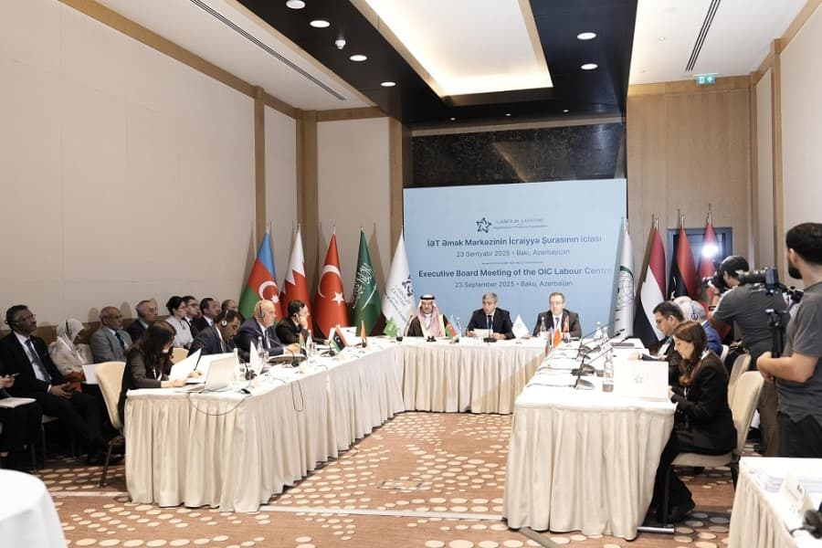 İslam Əməkdaşlıq Təşkilatına (İƏT) üzv ölkələrin əmək nazirləri Bakıdadır - FOTOLAR