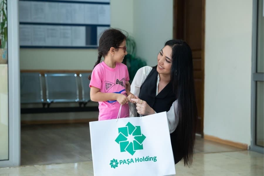 “PAŞA Holding”in sosial tərəfdaşlığı ilə 13300-dən çox aztəminatlı ailənin övladlarına məktəbli ləvazimatları təqdim edilib