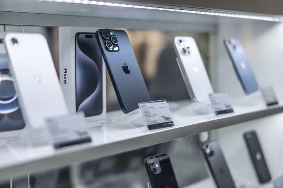 İşlənmiş iPhone almaq daha sərfəli seçimə çevrilir