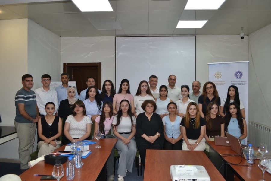 Lənkəranda qadınların ictimai nəzarətdə iştirakına dair dəyirmi masa keçirilib