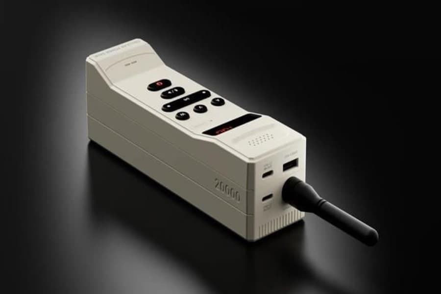 Dünyanın ilk mobil telefonundan ilham alan powerbank təqdim edildi