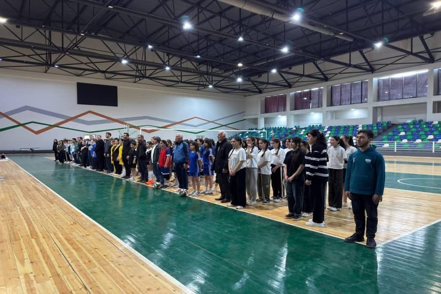 Şəhidlərin xatirəsinə həsr olunmuş məktəblərarası voleybol yarışı keçirilib